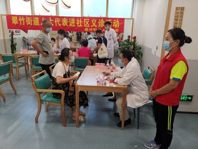 翠竹街道健康義診進(jìn)社區(qū) 服務(wù)群眾暖人心